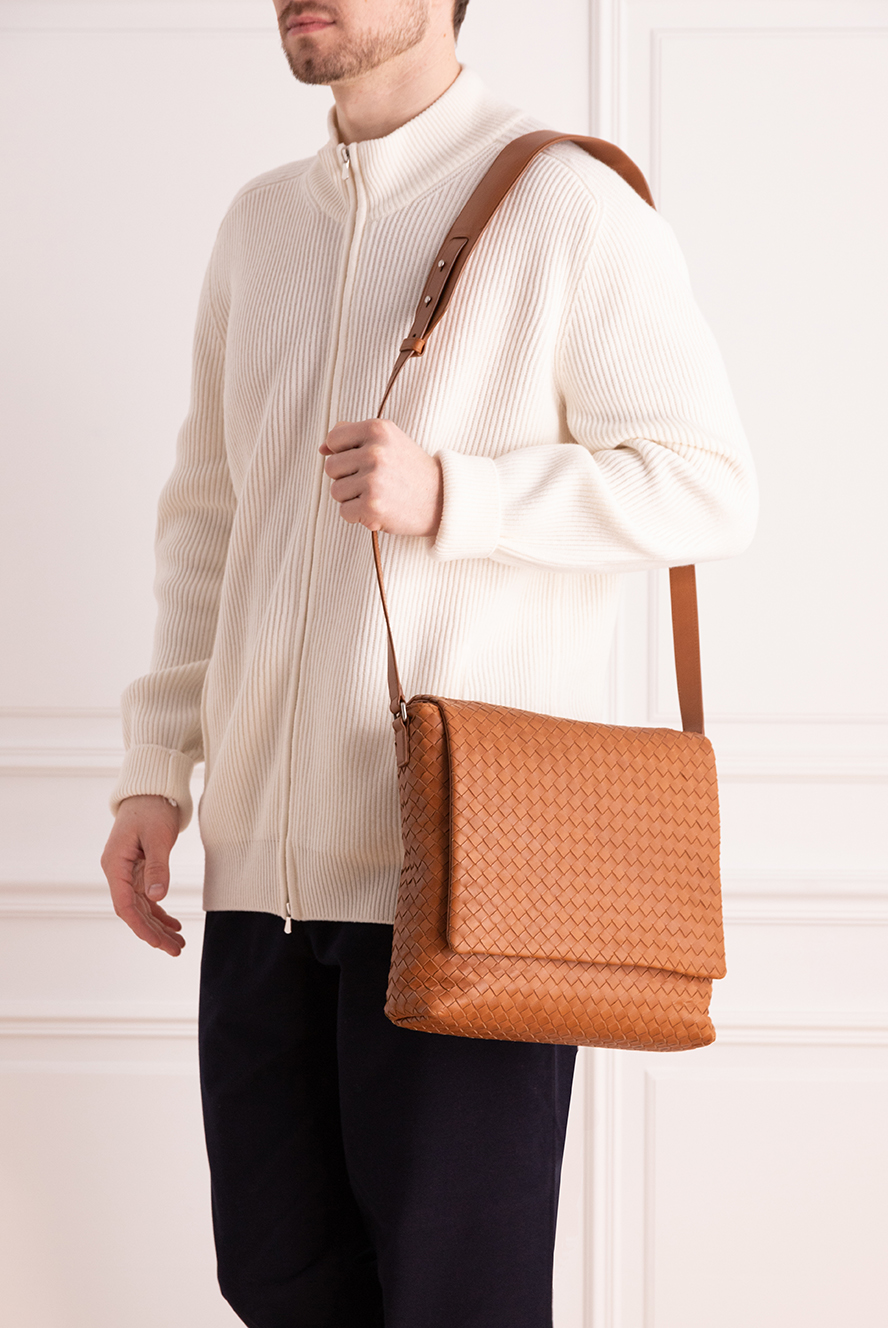 Bottega Veneta mens brown intrecciato piccolo leather messenger