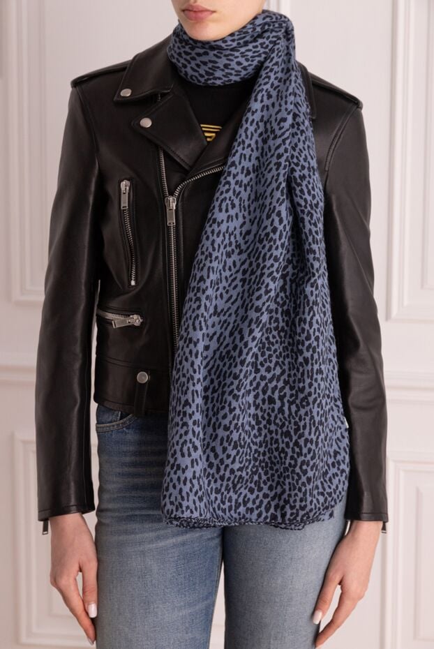 Saint Laurent women's scarf gray with leopard print 139353 - photo 2