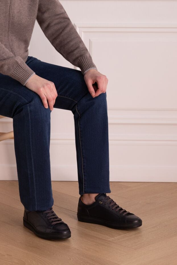Doucal`s dark blue grained leather sneakers with contrast lining and a simple silhouette 142802 - photo 2