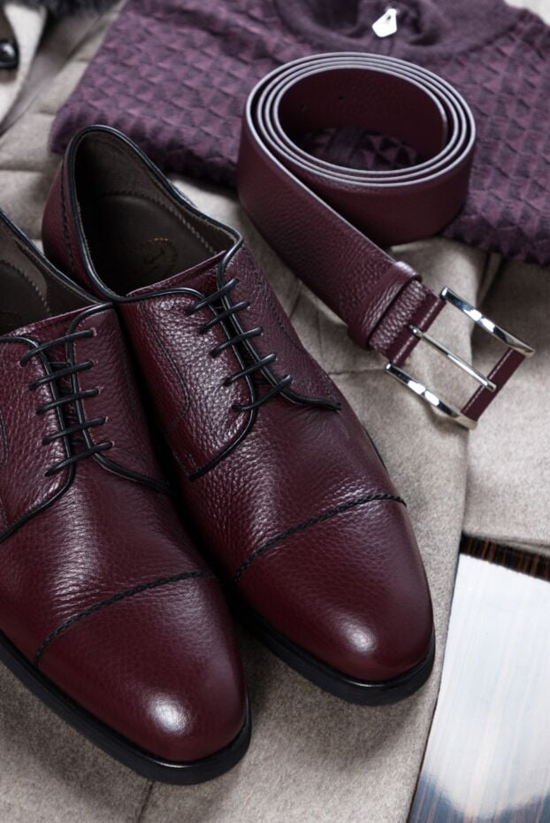 Туфли дерби cap-toe бордовые фактурно кожаные мужские - фото 2