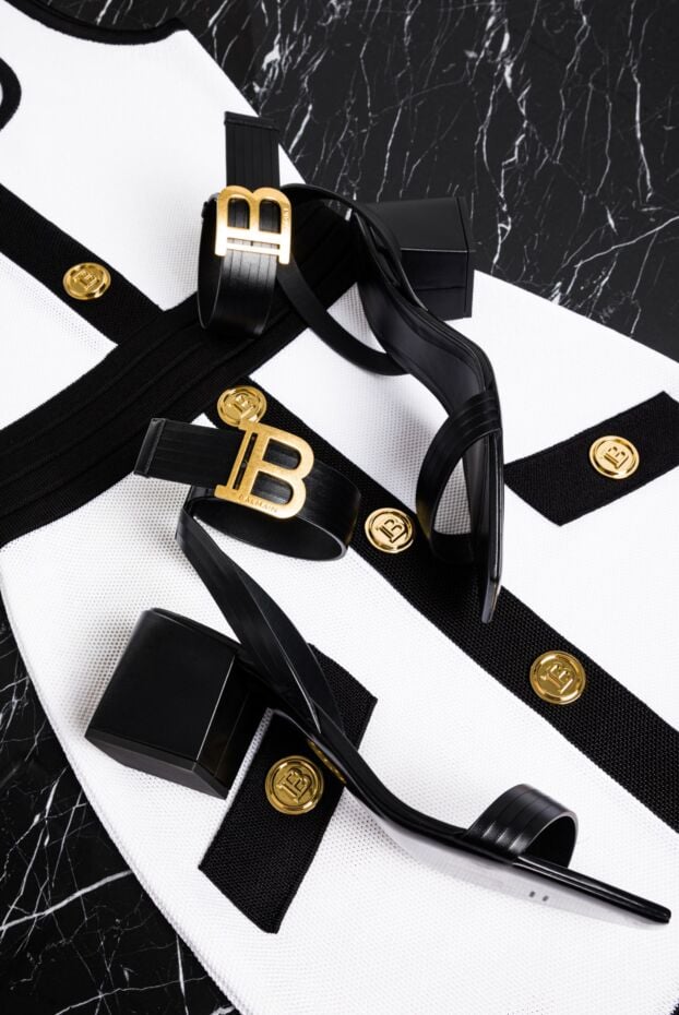Balmain women's black leather sandals with logo on the strap 157282 - photo 2