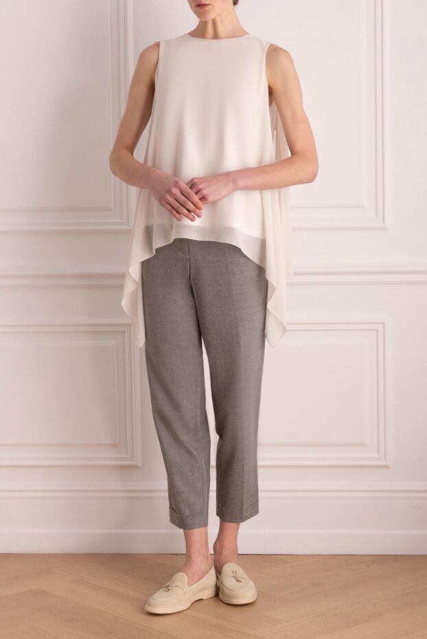 Women's sleeveless blouse with an asymmetric hem white - photo 2