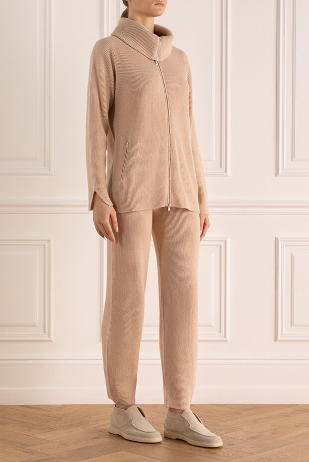 Panicale beige women's walking suit with a voluminous collar 161889 - photo 3
