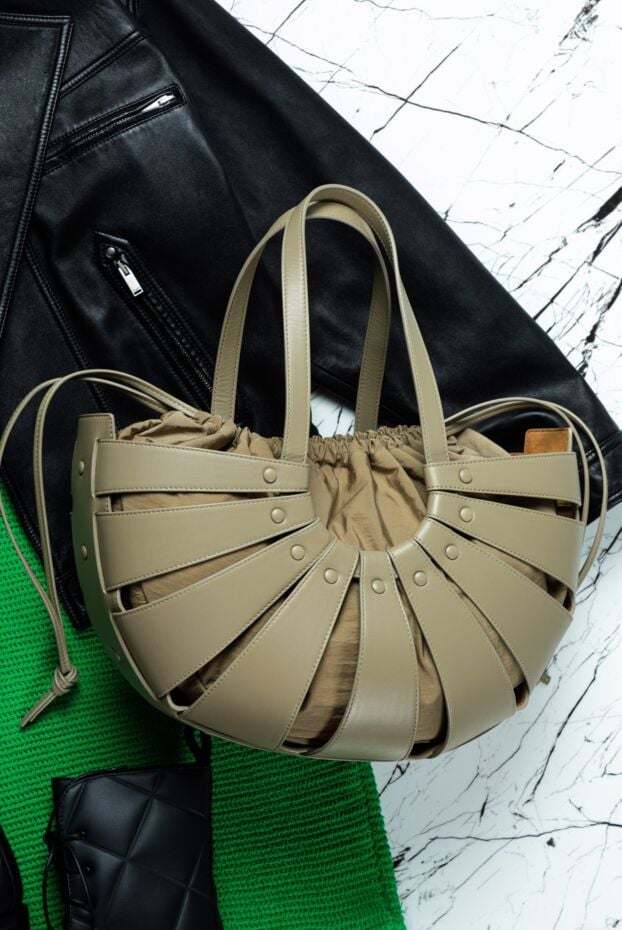 Bottega Veneta women's bag green in the form of a basket 162134 - photo 2