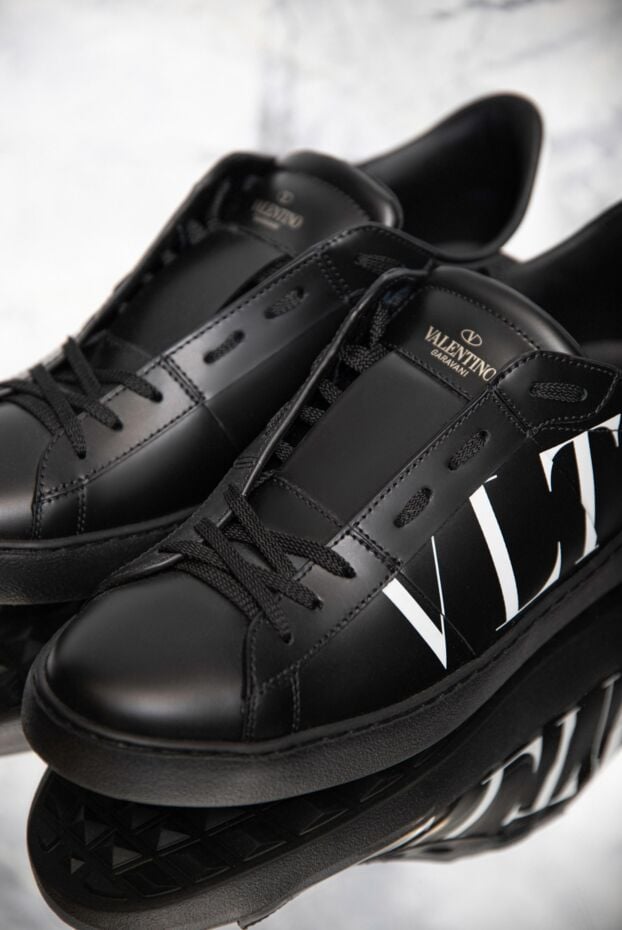Valentino black leather sneakers with white vltn logo and contrast heel 166949 - photo 2