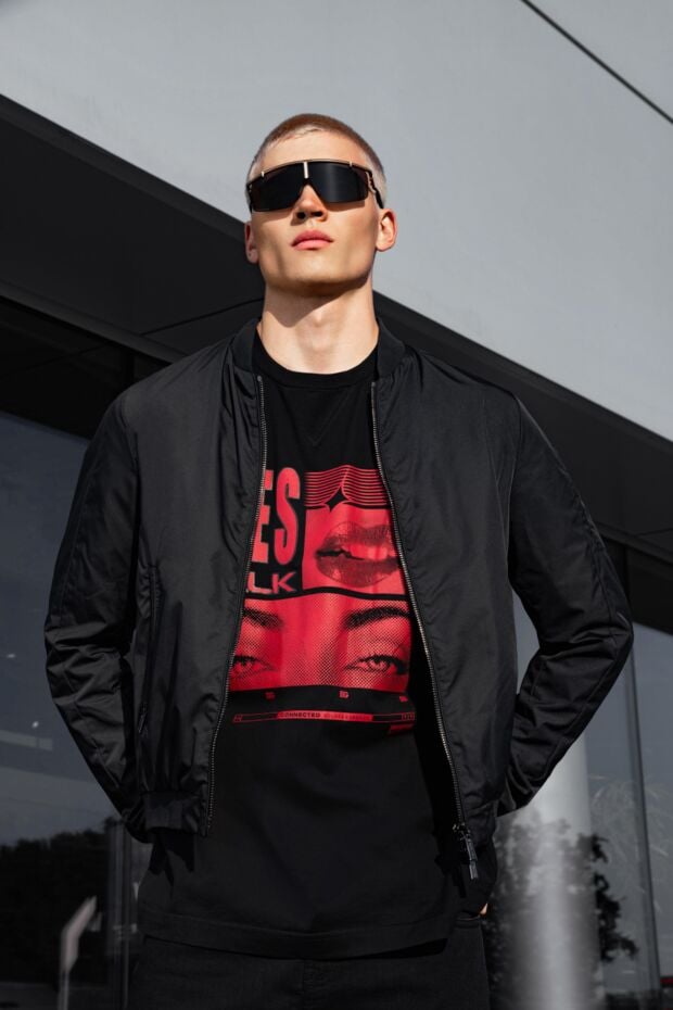Dolce & Gabbana black t-shirt with bright art print and the inscription eyes talk 166975 - photo 2
