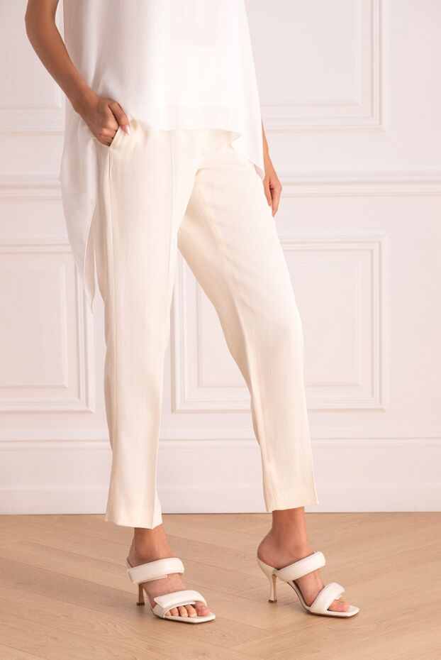 Ermanno Scervino straight trousers of strict cut women's white made of viscose and silk 167126 - photo 3