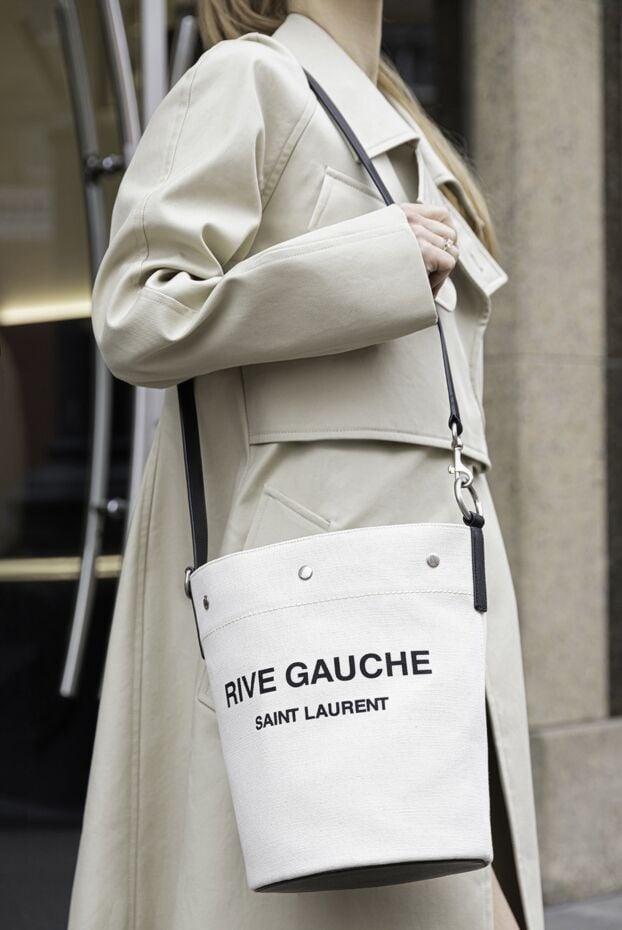 Givenchy beige women's trench coat v-lock on a hook 171067 - photo 2