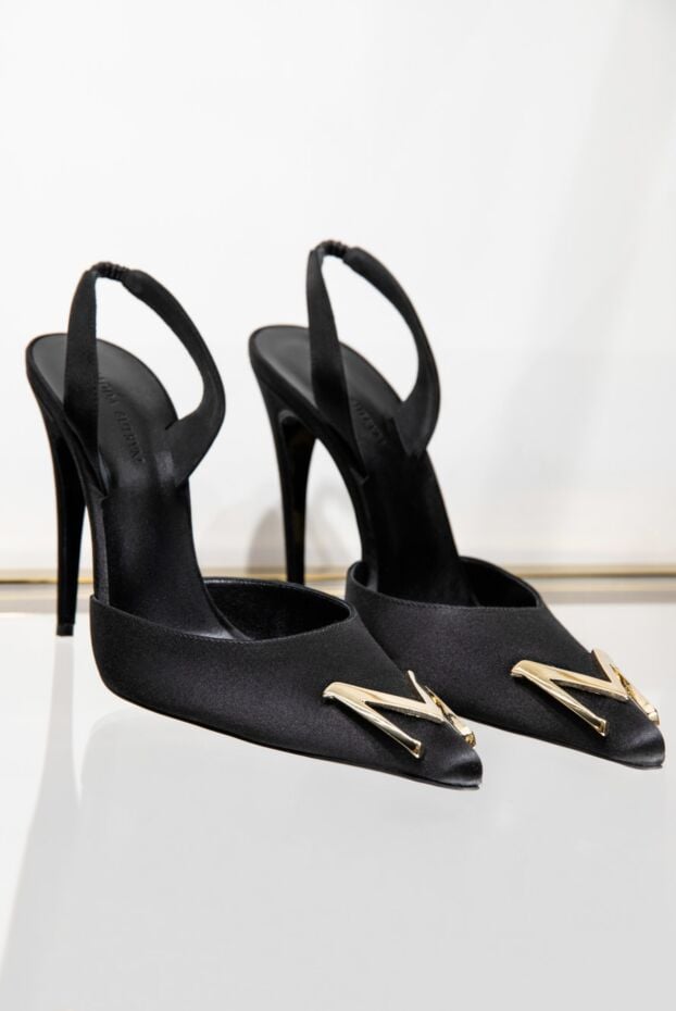 Magda Butrym women's black shoes with a golden logo on the toe 171603 - photo 2