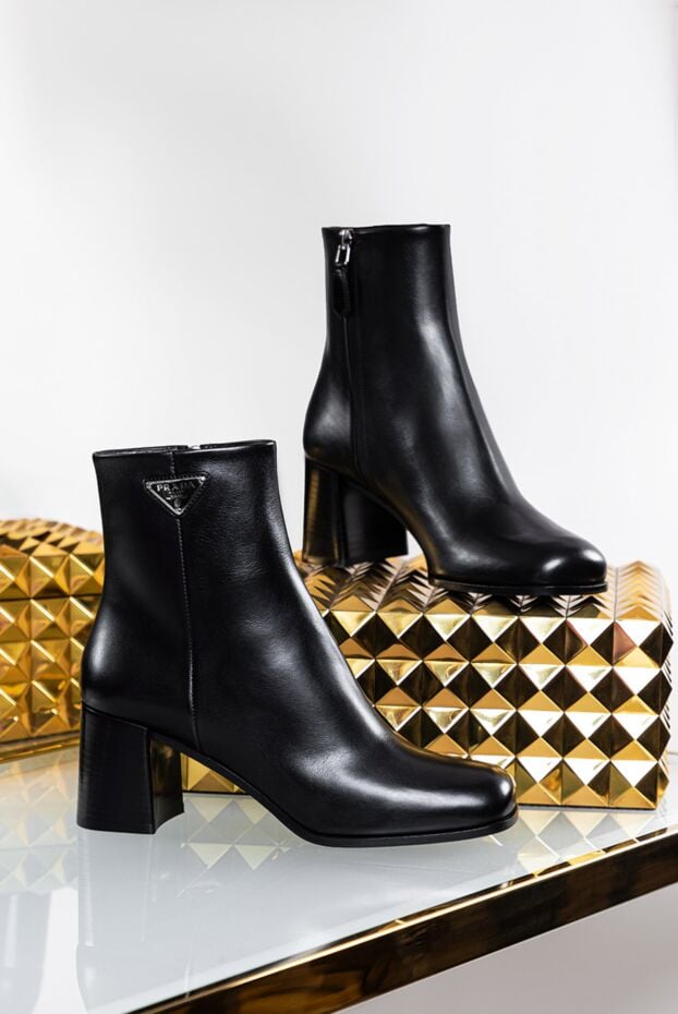 Prada black leather ankle boots decorated with a logo on a high heel women's 175140 - photo 2