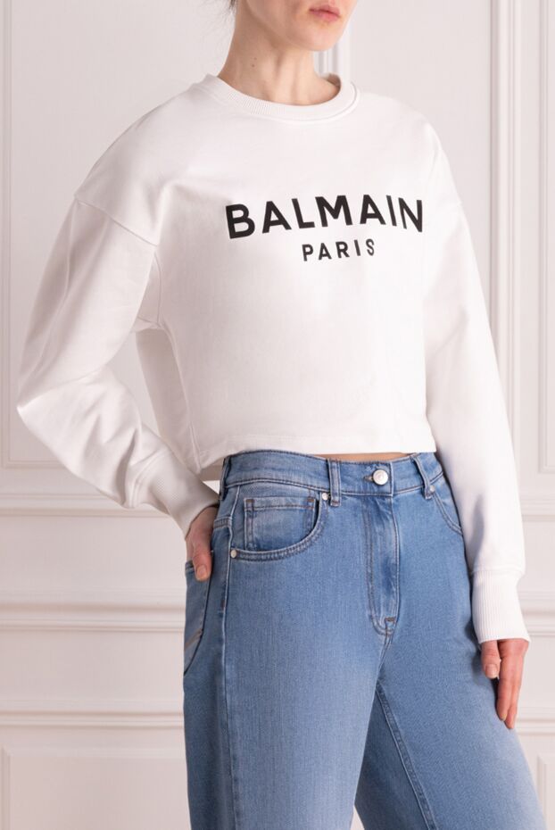 Balmain жіночий білий бавовняний укорочений світшот із круглим вирізом 176600 - фото 3