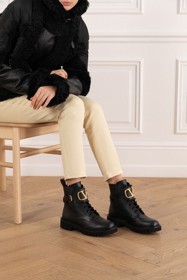 Valentino smooth leather boots with a massive gold logo buckle 185201 - photo 2