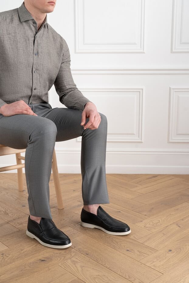 Corneliani чоловічі лофери із зернистої шкіри чорного кольору на контрастній підошві 186573 - фото 2