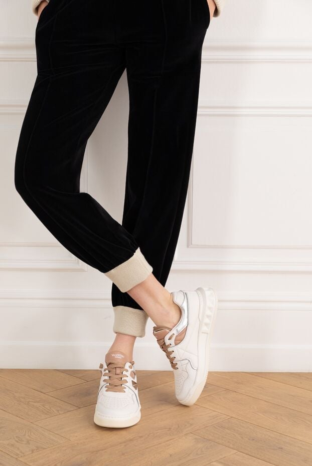 Valentino women's one stud sneakers in white nappa leather 187186 - photo 2