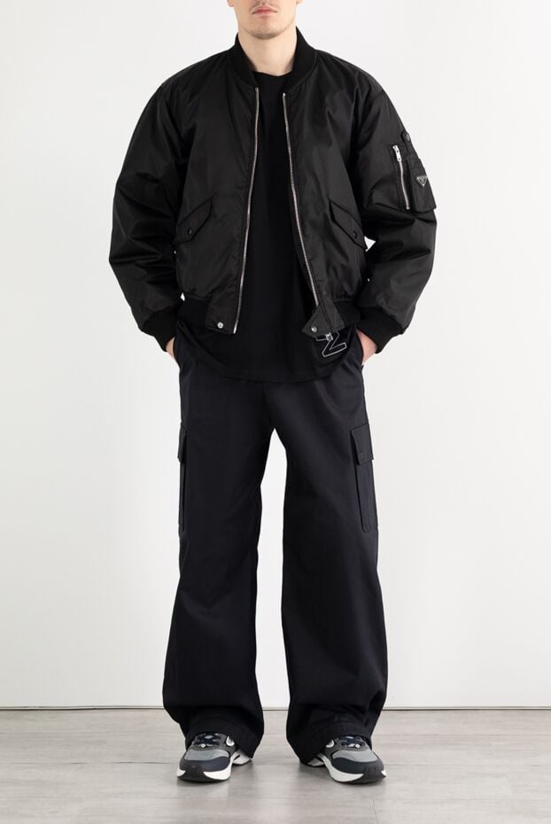 Prada куртка-бомбер чорна з нейлону чоловіча 187398 - фото 2