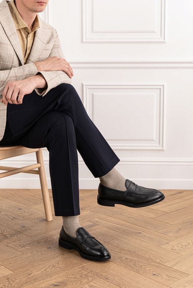 Doucal`s classic style black textured leather loafers 190884 - photo 2
