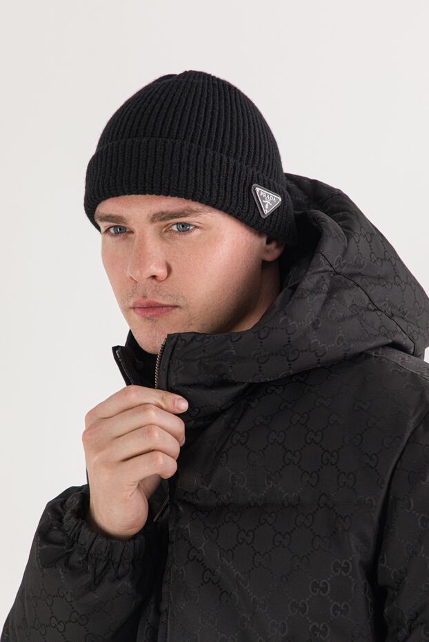 Knitted black beanie hat with signature metal insert - photo 2