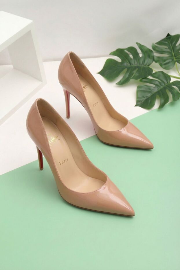 Christian Louboutin miss z beige patent calfskin pumps 193330 - photo 2