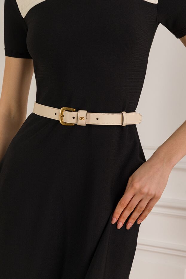 Valentino beige leather belt with gold logo buckle 193337 - photo 3