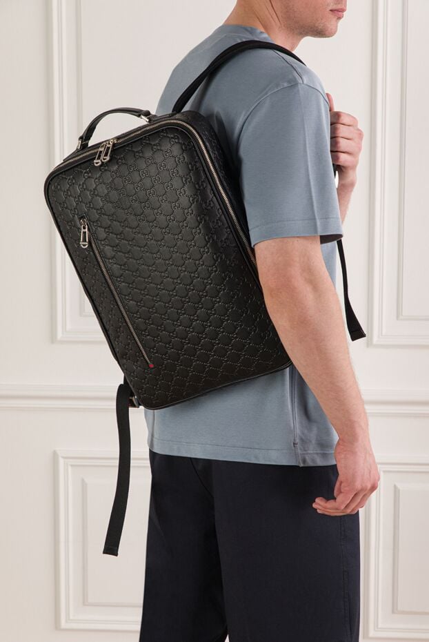 Gucci gg emblem medium backpack in black 193623 - photo 3