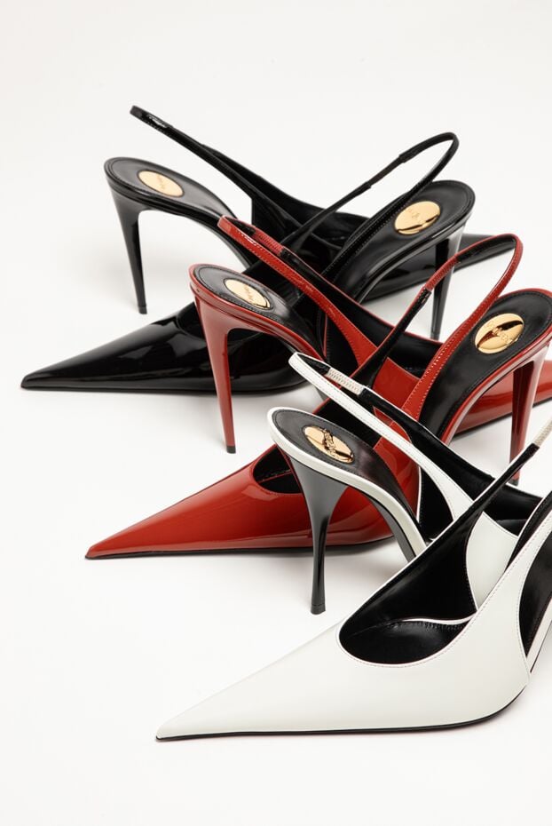 Saint Laurent black patent leather slingback shoes with a pointed toe and a thin stiletto heel 194590 - photo 3