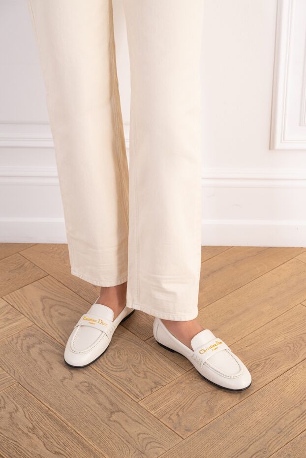 Women's white leather Dior Boy loafers with gold-tone metallic logo - photo 2