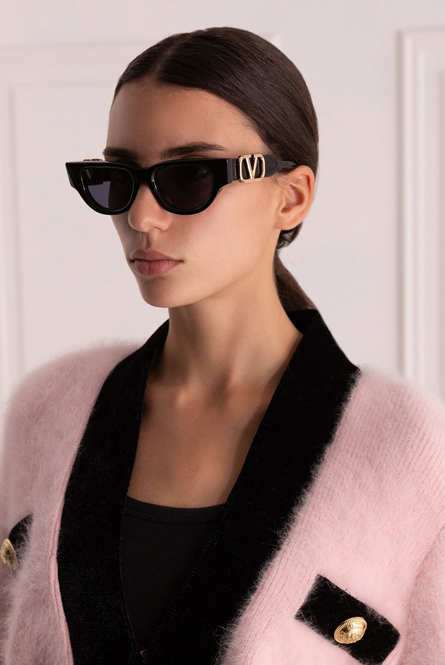 Valentino жіночі сонцезахисні окуляри чорні жіночі купити фото з цінами 174922