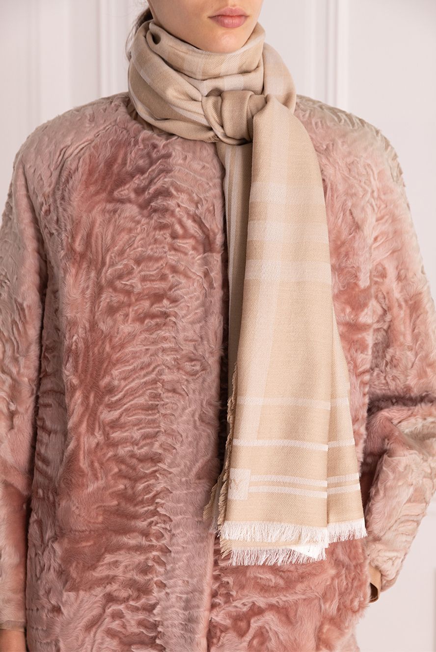 Burberry жіночі шарф з вовни та шовку бежевий жіночий купити фото з цінами 175240