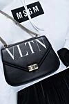 Women's black leather bag with white logo and flap with clasp Valentino - Decoration: chain, logo print. genuine leather. zipper, button. Country of manufacture: Italy. Care: specialized cleaning - photo 10