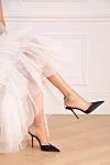 Босоніжки зі шкіри чорні жіночі Jimmy Choo - ланцюжки з кристалами, кристали на застібці. натуральна шкіра. пряжка. Каблук: 8 сантиметрів. Країна виробник: Италия. Догляд: спеціалізоване чищення - фото 2