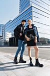 Givenchy Худі чоловічий з бавовни чорний - Принт логотипу бренду. Капюшон. 100% бавовна. Куліска. Країна виробник: Італія. Догляд: спеціалізоване чищення - фото 7