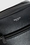 Black leather bag for men Serapian - logo, textured leather. 100% leather. Closure: zipper. side pocket. Dimensions: 22x28x8 cm. Country of manufacture: Italy. Care: specialized cleaning - photo 6