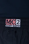 Шорты из полиамида и эластана синие мужские MC2 Saint Barth - Состав: 90% полиамид, 10% эластан. Застежка: молния, пуговица, кулиска. Карманы: два боковых кармана, один карман сзади. Страна производитель: Италия. Уход: специализированная чистка - фото 6