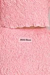 Костюм с юбкой розовый женский Miu Miu - рельефный узор. 98% хлопок, 1% полиамид, 1% эластан. пуговицы. Страна производитель: Италия. Уход: специализированная чистка - фото 6