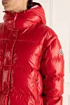 Moncler Пуховик из полиэстера красный женский - молния, кнопки. воротник-стойка, капюшон. Карман: два боковых кармана. 100% полиэстер. Страна производитель: Италия. Уход: специализированная чистка - фото 5