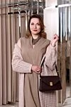 Шкіряна сумка шоколадного кольору із застібкою у формі кліпси Lanvin - позолочена металева фурнітура. магнітна кнопка. 100% натуральна шкіра. Країна виробник: Італія. Догляд: спеціалізоване чищення - фото 8