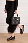 Сумка из кожи женская черная Dior - стеганая текстура, логотип . 100% кожа ягненка . внутренний карман на молнии, накладной карман. Страна производитель: Франция. Уход: специализированная чистка - фото 2