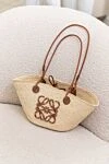 Loewe Сумка повседневная из соломки женская бежевая - Anagram. пальмовый лист, телячья кожа. Размер: 46 X 24.5 X 16 cm. Страна производитель: Испания. Уход: специализированная чистка - фото 7