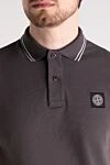 Stone Island Поло мужское серое из хлопка и эластана - логотип бренда, контрастная окантовка. 95% хлопок, 5% эластан. пуговицы. Страна производитель: Италия. Уход: специализированная чистка - фото 5