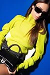 Balenciaga Женская черная сумка из натуральной кожи с логотипом - криволинейное основание, логотип B из состаренного золота. 100% телячья кожа. Размер: Д22,5 x В13,75 x Ш9,75. задний карман, внутренний накладной карман, внутренний карман на молнии. магнитная застежка. Страна производитель: Италия. Уход: специализированная чистка - фото 7