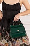 Medium green Sicily bag in patent leather Dolce & Gabbana - branded plate with two types of galvanic coating. 100% calfskin. Closure: double hidden magnet clasp. Size: 18.5 ? 20 ? 10 cm. Strap Length: Top handle and detachable, adjustable patent leather shoulder strap. Internal zip pocket with logo and smartphone pocket. Country of manufacture: Italy. Care: specialized cleaning - photo 2