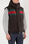 Gucci Жилет из текстиля GG с капюшоном коричневый мужской - текстиль GG, полоса Web. капюшон. 71% полиэстер, 29% полиамид. кнопки. боковые карманы. Страна производитель: Италия. Уход: специализированная чистка - фото 3