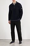 Мужской синий свитер в рубчик из натуральной шерсти Stone Island - контрастная окантовка, логотип бренда. 100% шерсть. молния. Страна производитель: Италия. Уход: специализированная чистка - фото 2