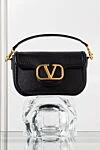 Valentino Сумка Alltime из зернистой телячьей кожи с логотипом черная - металлический логотип VLogo Signature. 100% телячья кожа. Размеры: Ш23,5xВ16xГ8 см. Ремень: съемная кожаная ручка. магнитная застежка. Карман: один накладной карман. Страна производитель: Италия. Уход: специализированная чистка - фото 7