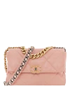 Рожева стьобана сумка з овчини Chanel 19 Flap на ланцюжку Chanel - фурнітура зі зістареного золота та рутенію. 100% натуральна шкіра. Довжина ременя: шкіряний плетений плечовий ремінь із ланцюжка зі шкіряним захистом. внутрішні кишені на блискавці та накладні кишені. клапан із магнітною застібкою. Країна виробник: Італія. Догляд: спеціалізоване чищення - фото 4