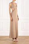 Moeva Трикотажное платье Calla Dress до щиколотки с вырезам и акцентам на бретелях бежевое - золотая пластинка с логотипом Moeva. 100% вискоза. золотые застежки сзади. Страна производитель: Италия. Уход: специализированная чистка - фото 3