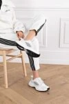 Кроссовки женские Monday из коровьей кожи белого цвета Balenciaga - логотип Balenciaga, тисненый на внешней подошве. 95% натуральная кожа, 5% полиэстер. резина . шнуровка. Стелька: пена. Страна производитель: Италия. Уход: специализированная чистка - фото 2
