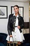 Женская куртка-бомбер из кожи ягненка и твида черного цвета Balmain - погоны с пуговицами и петлями. кожа ягненка. 2 двойных прорезных кармана с клиньями и клапаном на декоративных пуговицах, внутренний карман на кнопке. кнопки. Страна производитель: Франция. Уход: специализированная чистка - фото 8