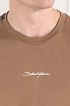 Dolce & Gabbana Футболка из хлопка в карамельном цвете с миниатюрным белым логотипом - принт бренда. 100% хлопок. Страна производитель: Италия. Уход: специализированная чистка - фото 5