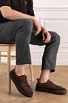 Коричневі замшеві кросівки з контрастним оздобленням Santoni - контрастне окантування. 100% натуральна замша. шнурівка. Країна виробник: Італія. Догляд: спеціалізоване чищення - фото 2